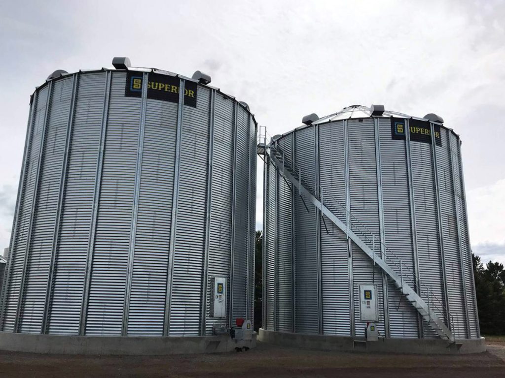 flat bottom corrugated bin, front view, superior bins